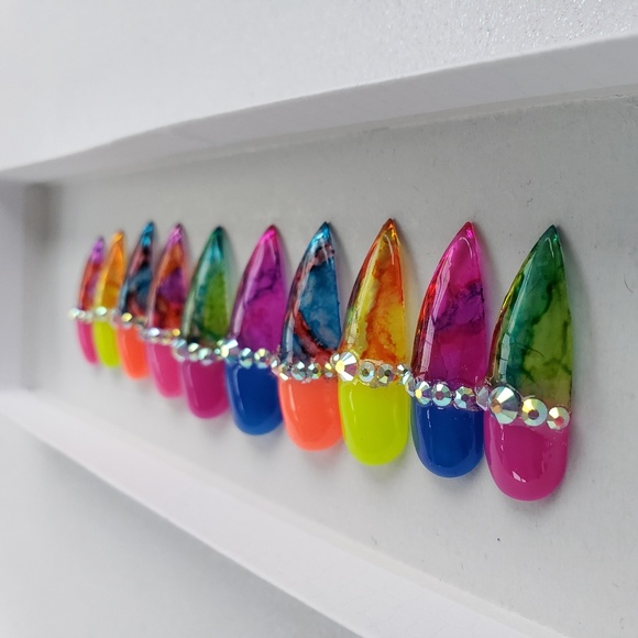 *Rainbowlita* Reusable Press On Nails - Picture 3 of 8